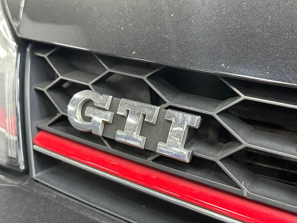 Volkswagen Golf GTI
