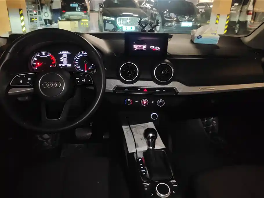 Audi Q2L