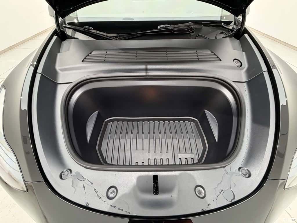 Tesla Model Y, 2023 18