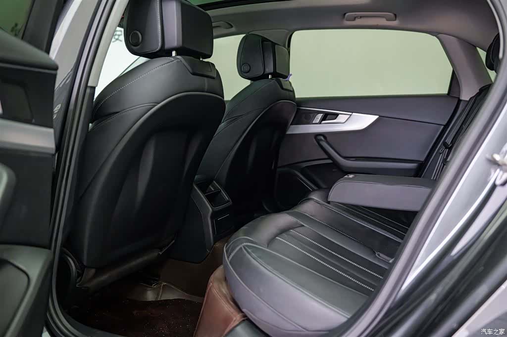 Audi A4L, 2024 13