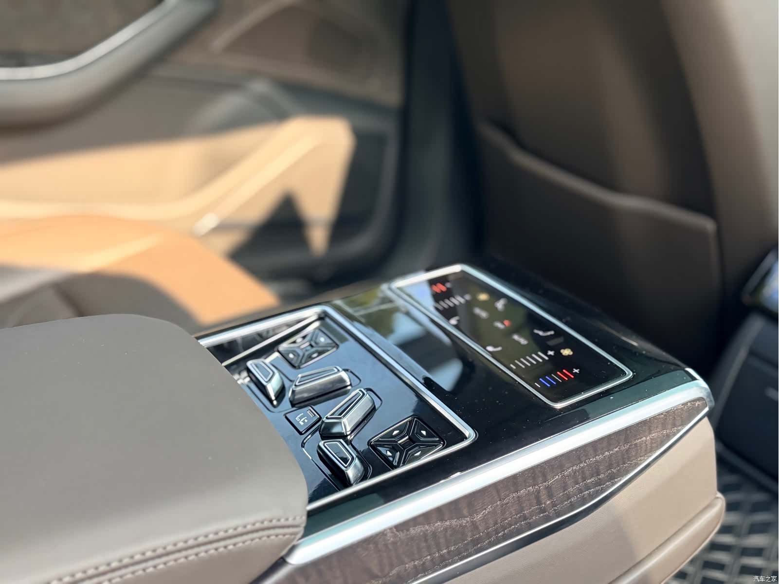 Audi A8L, 2022 10