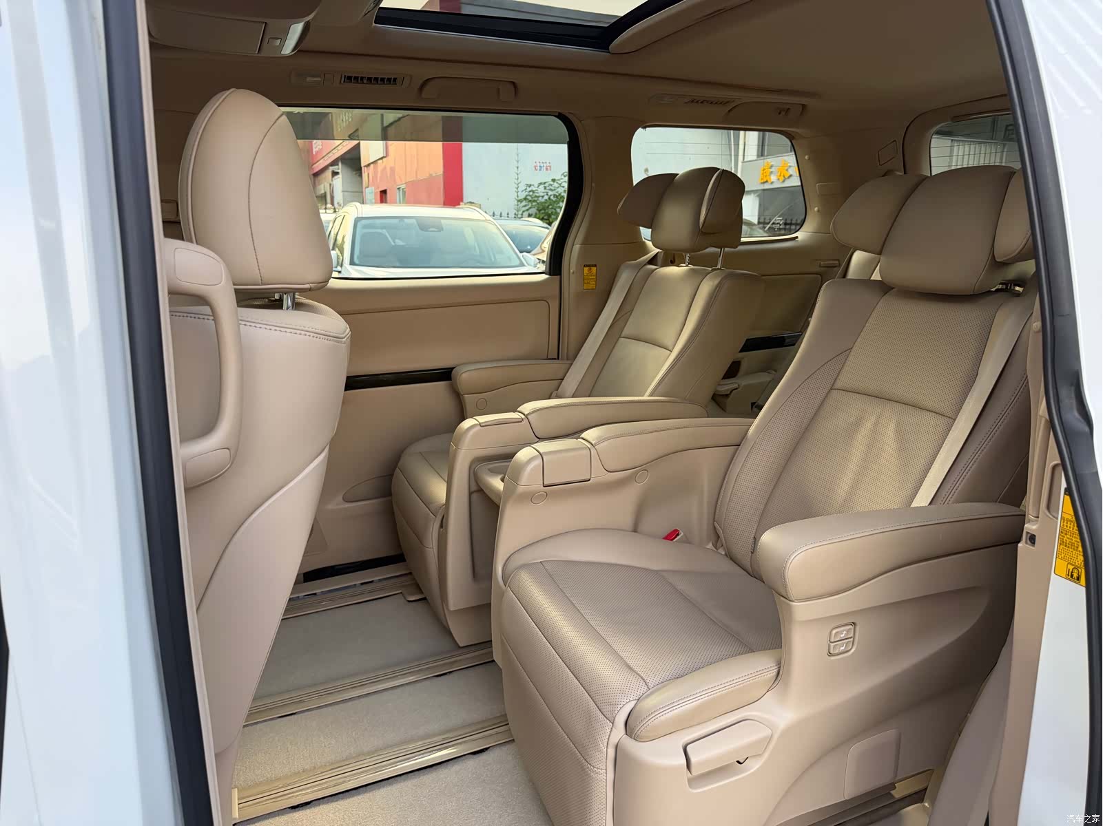 Toyota Alphard, 2014 17