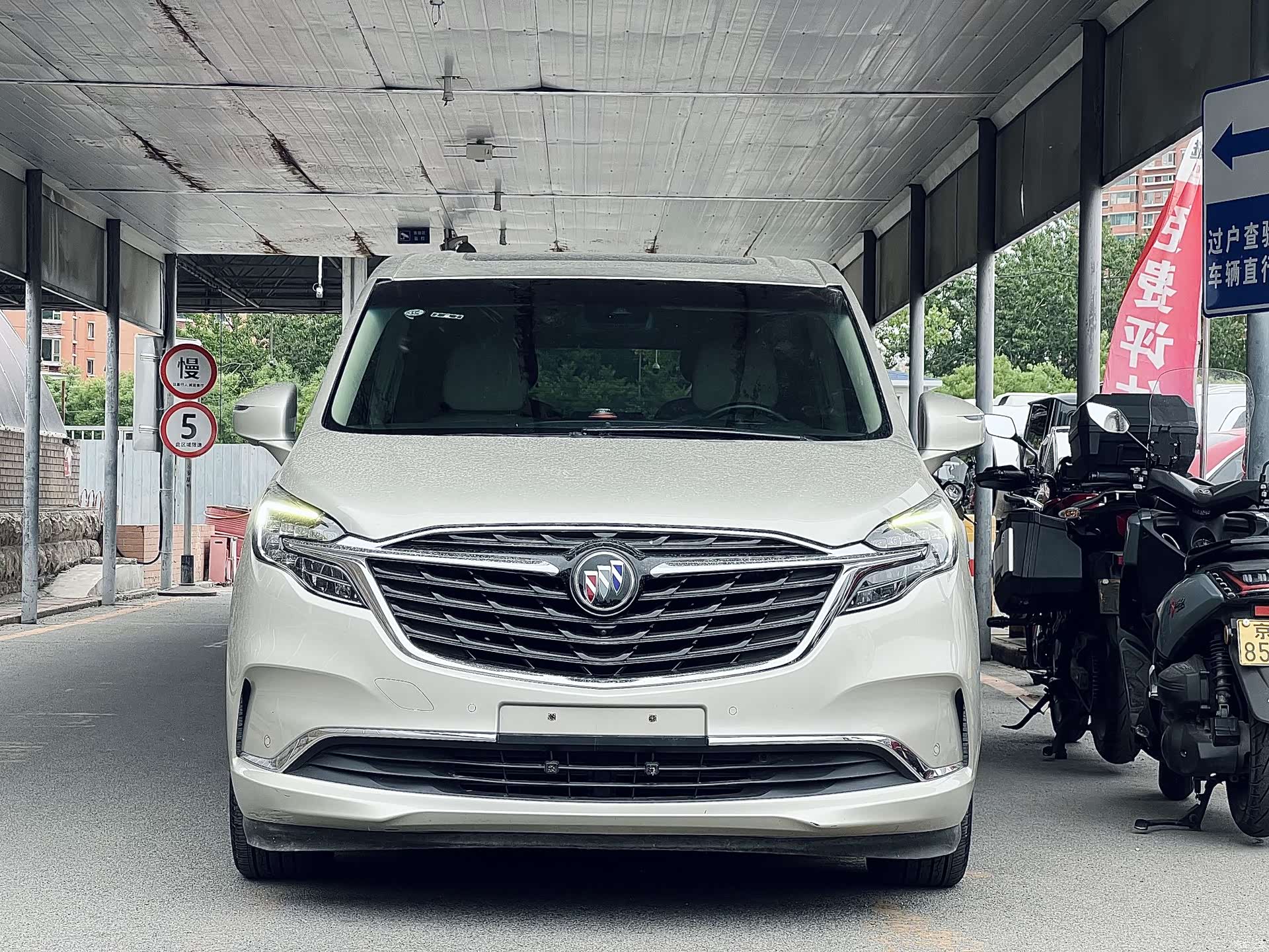 Buick GL8, 2021 2