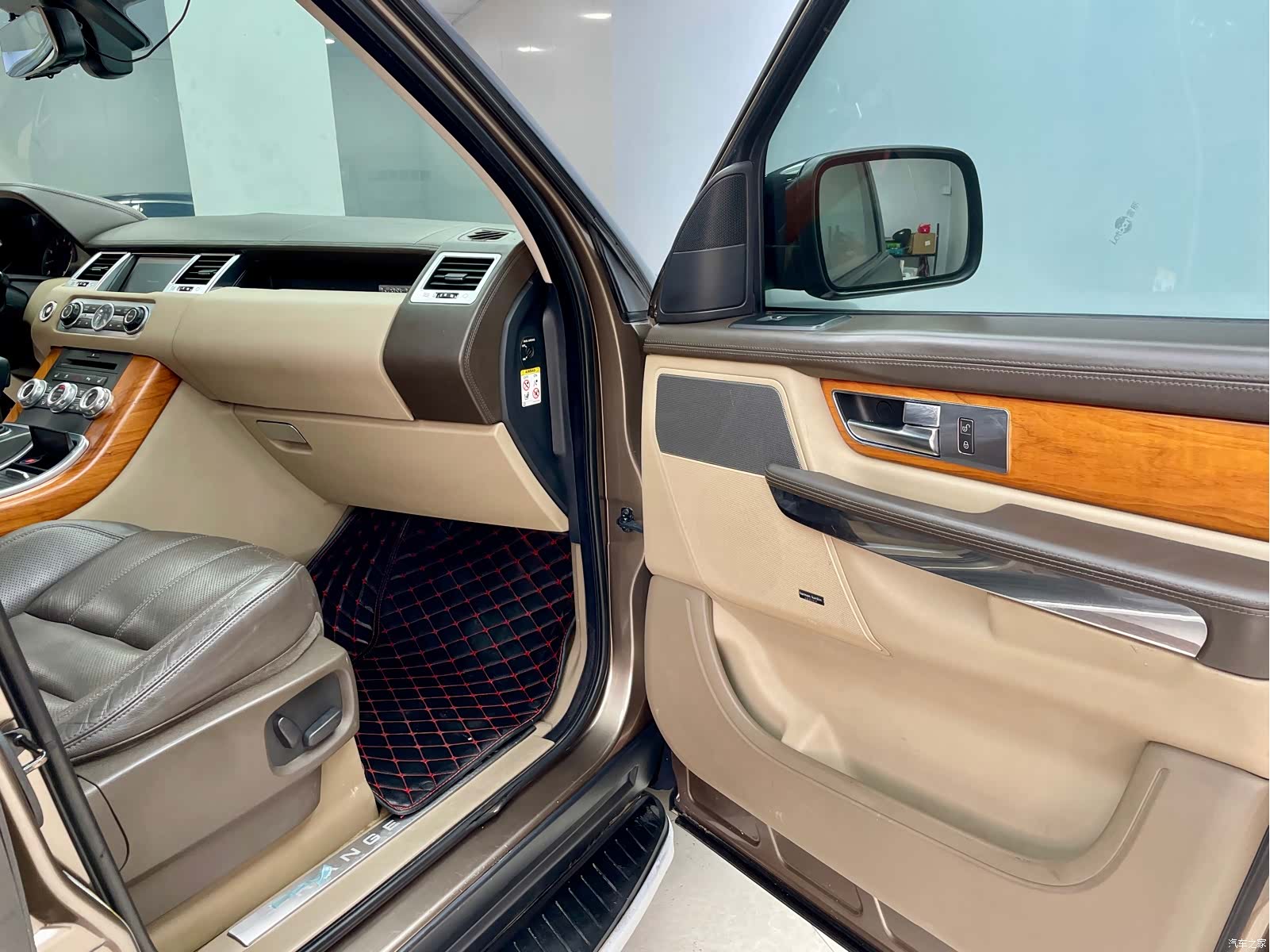 Land Rover Range Rover, 2010 12