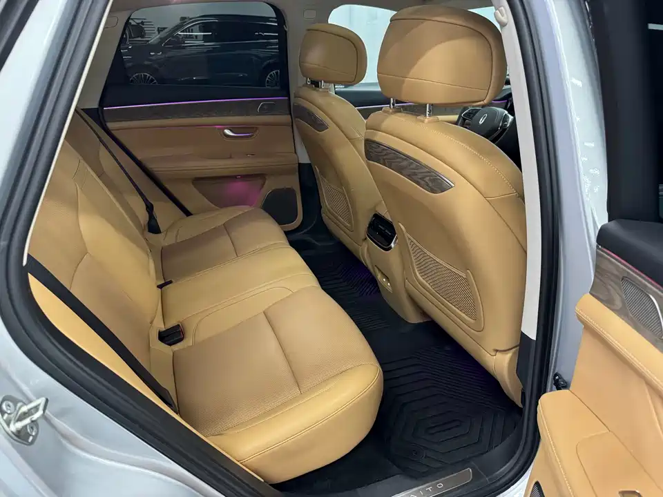 AITO Ask the world M5