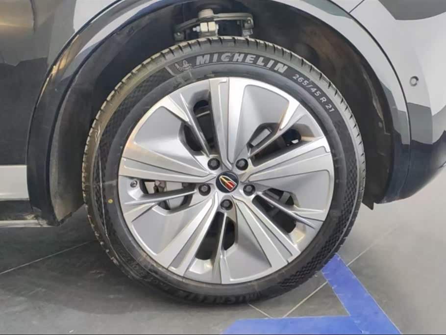 Hongqi E-HS9