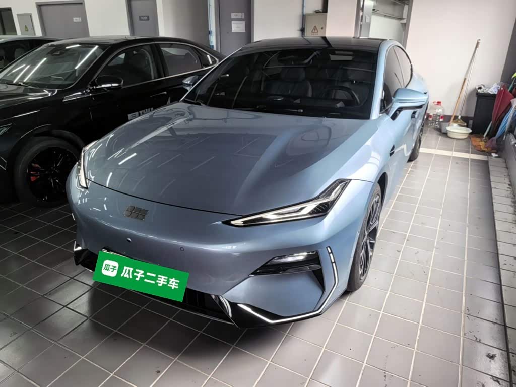 Geely Galaxy E8