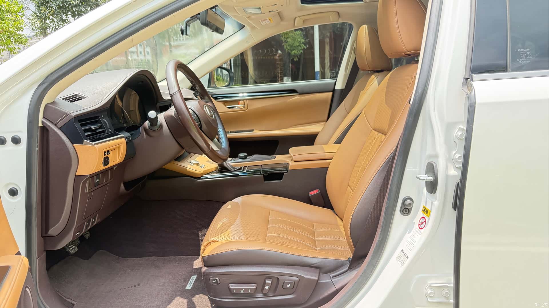 Lexus ES, 2016 7