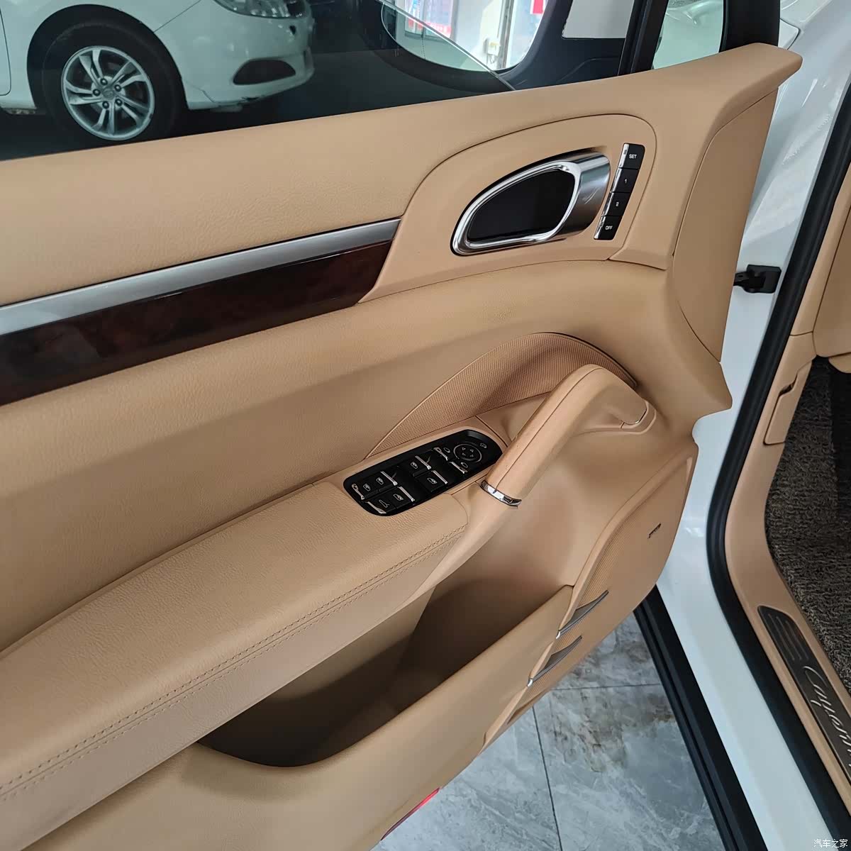 Porsche Cayenne, 2012 7