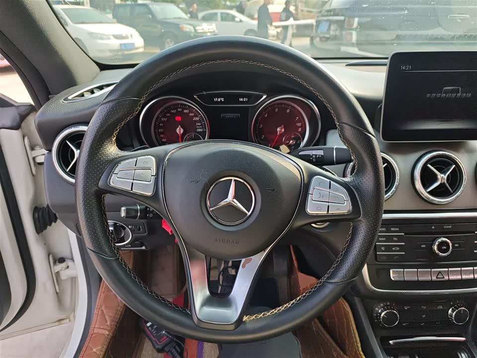 Mercedes-Benz CLA