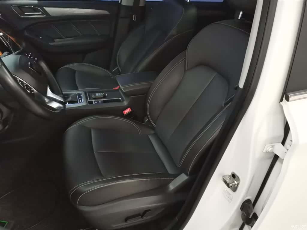 Roewe RX5, 2020 15