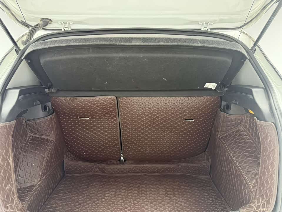 Volkswagen Exploring the shadow