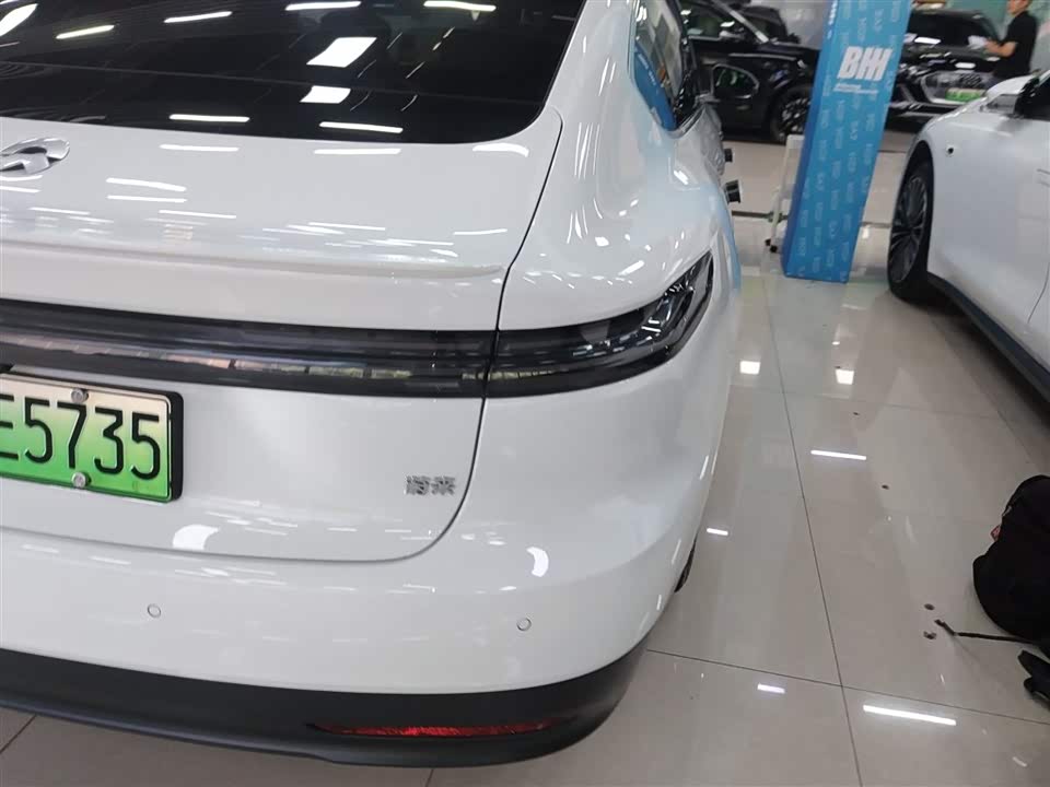 NIO ET7