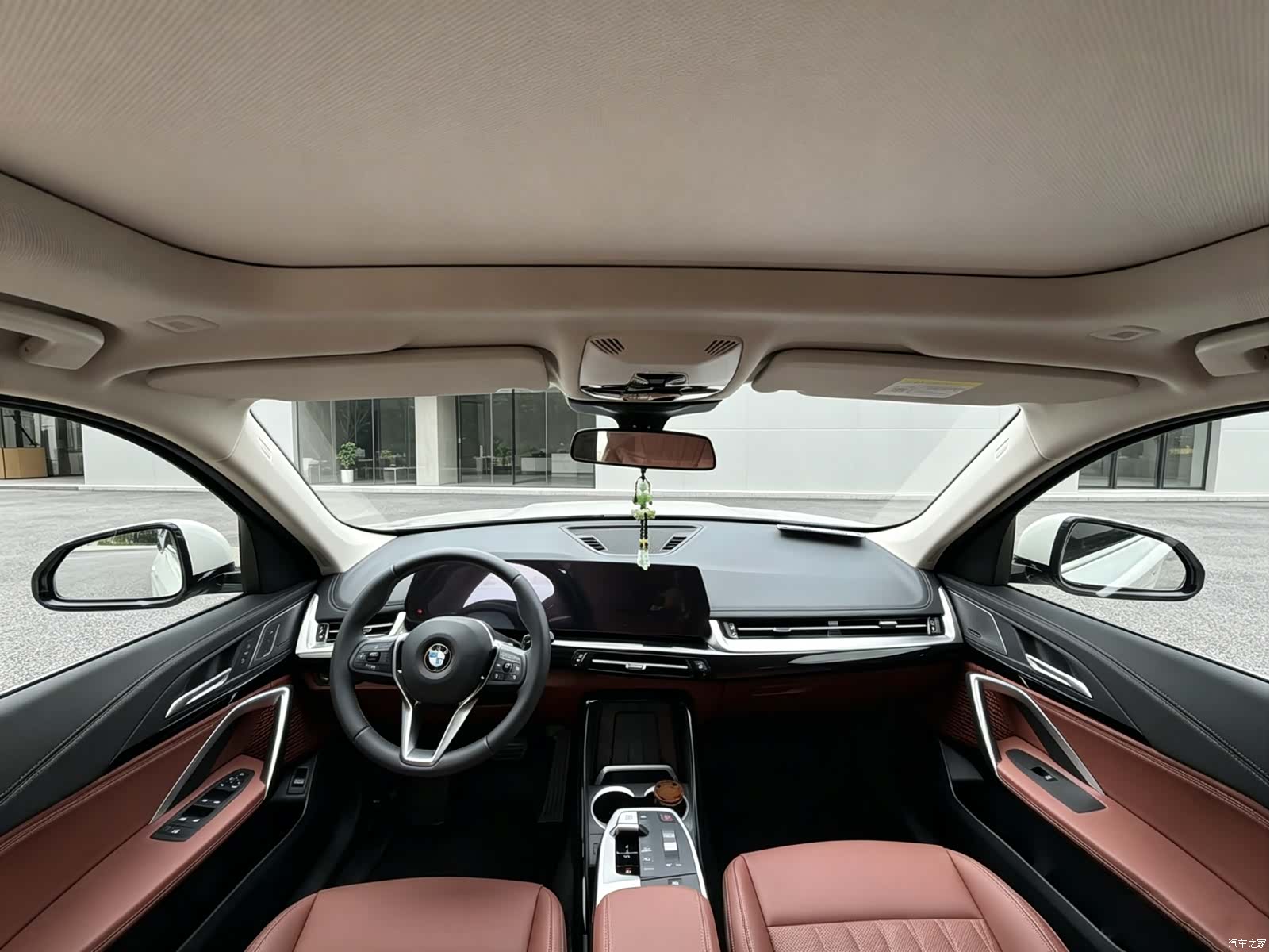BMW X1, 2025 все фото