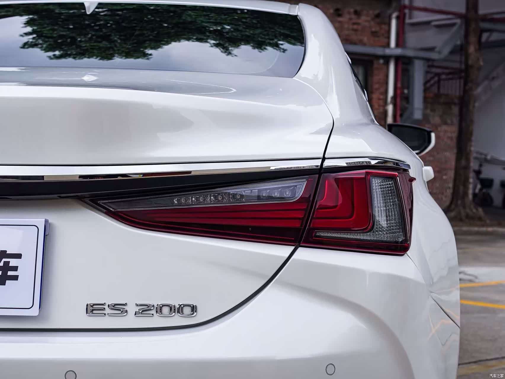 Lexus ES, 2020 7