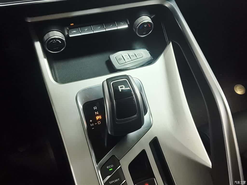 Geely Coolray, 2021 10