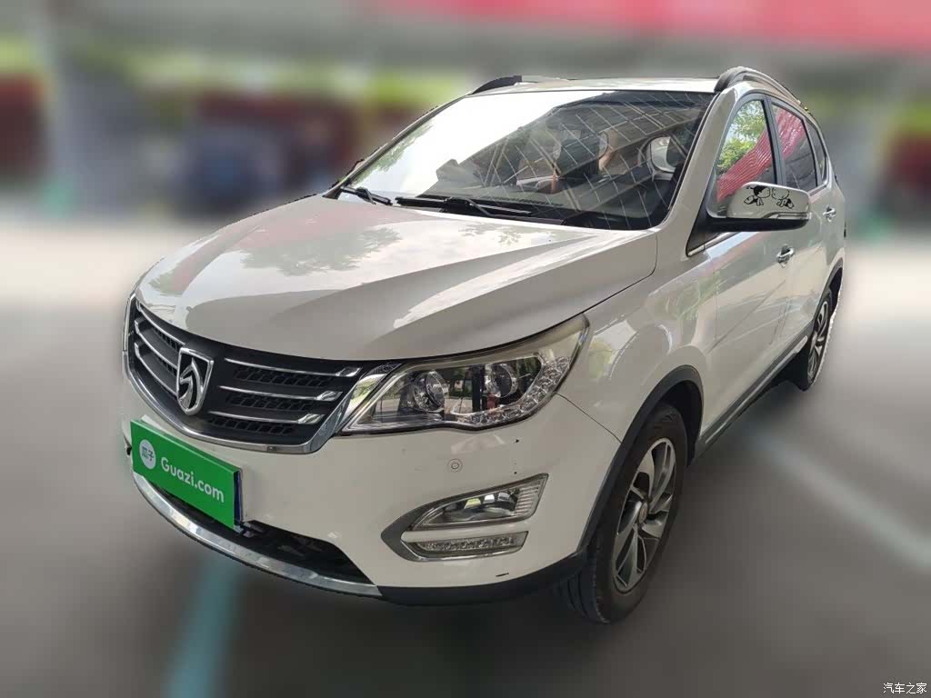 Wuling 560, 2017 1