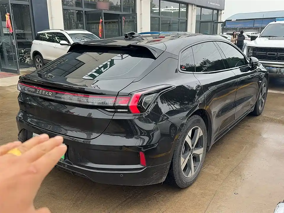 Zeekr 001