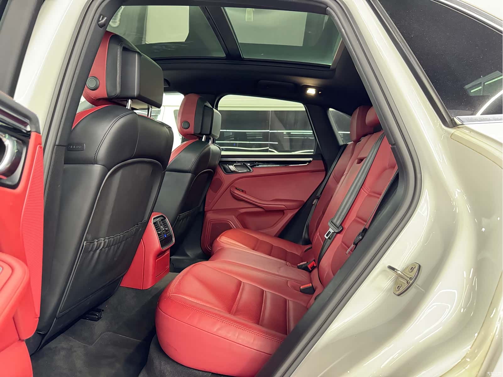 Porsche Macan, 2015 10