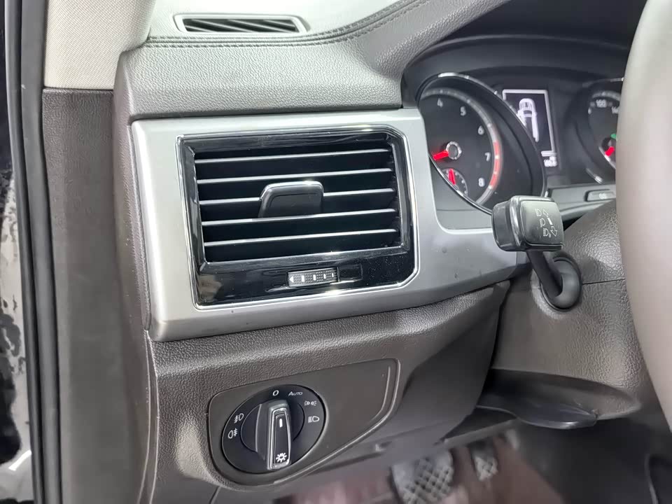 Volkswagen Tourang Volkswagen Tourang