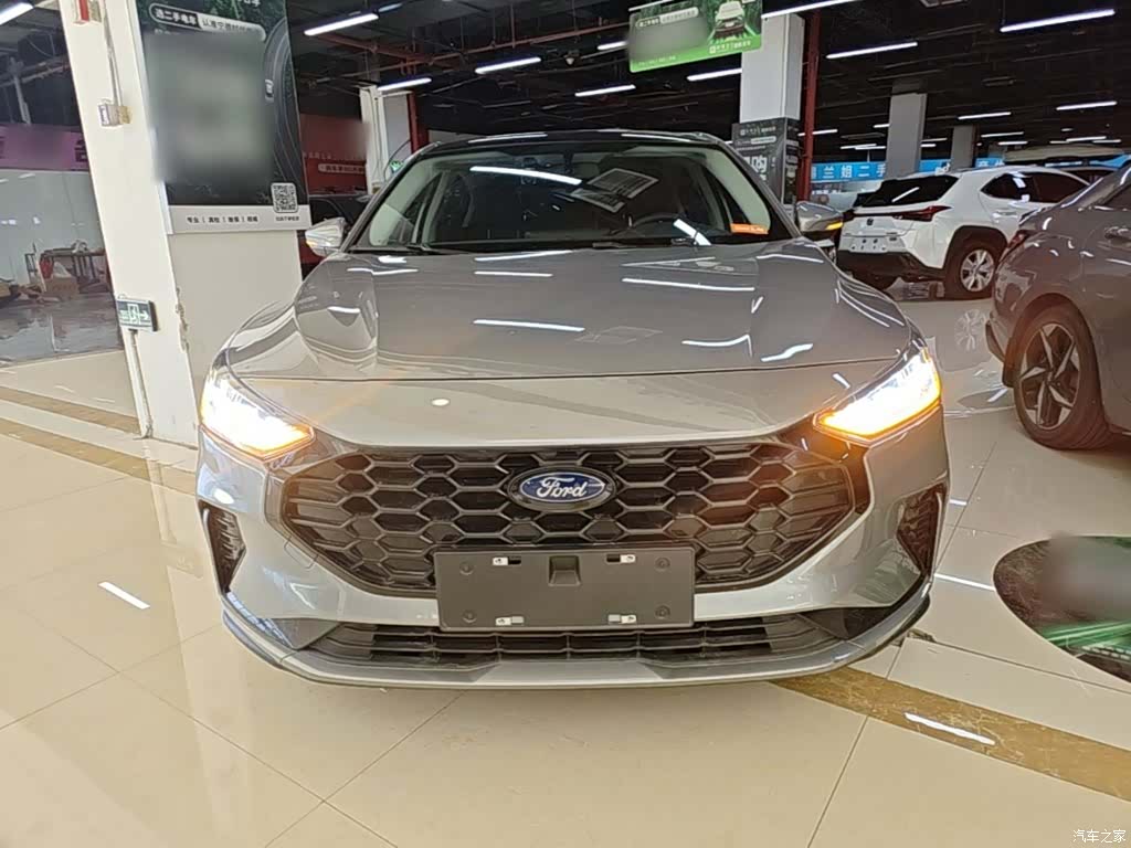 Ford Focus, 2022 3