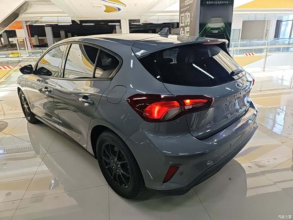 Ford Focus, 2022 все фото