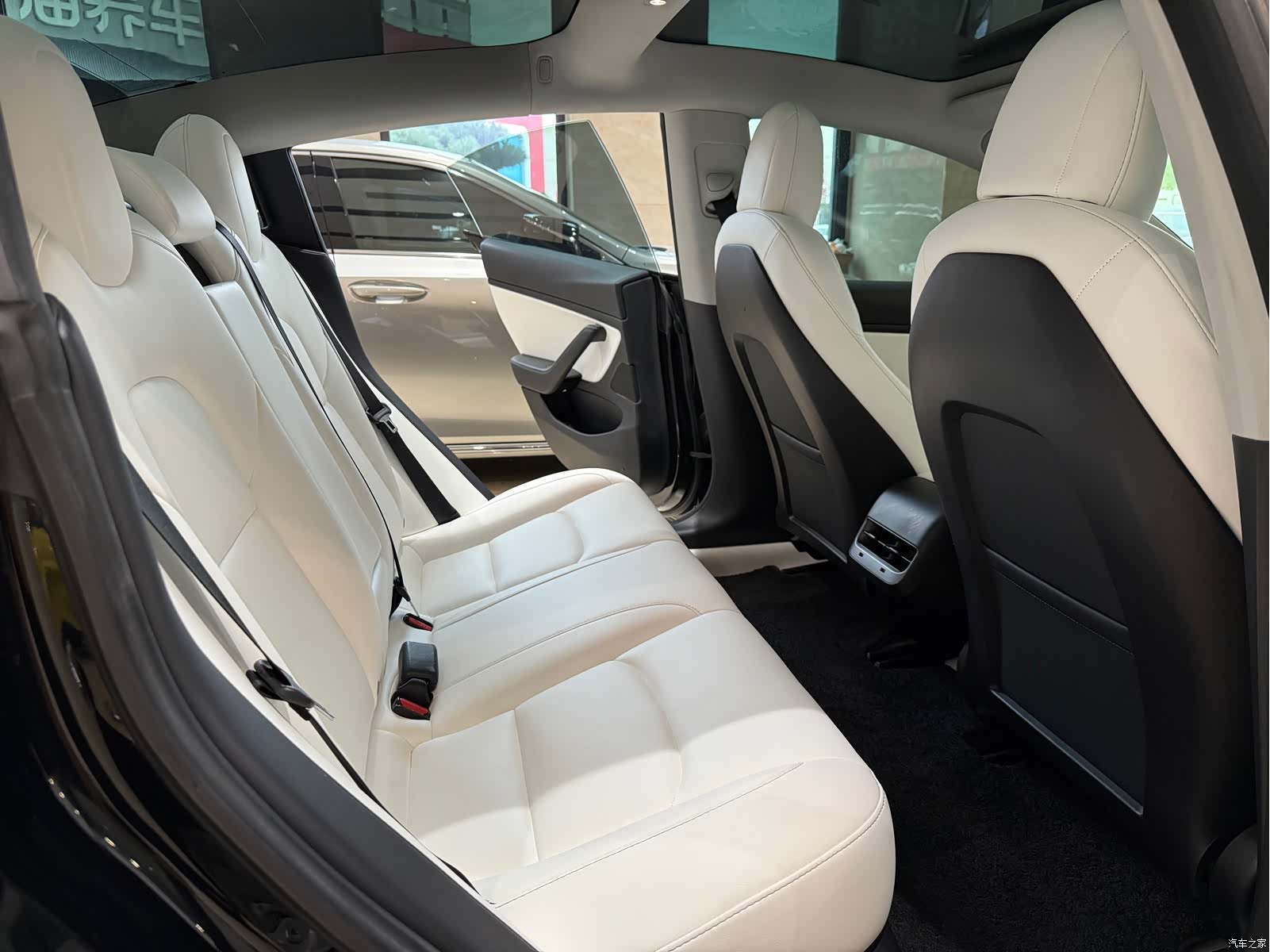Tesla Model 3, 2019 8