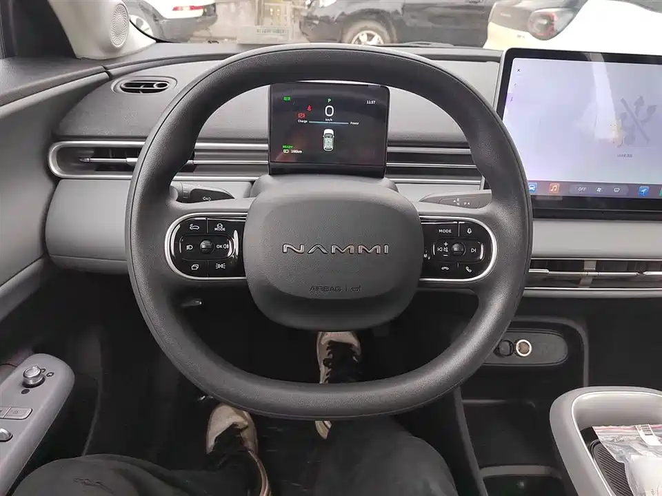 Dongfeng Nammi Nano 01