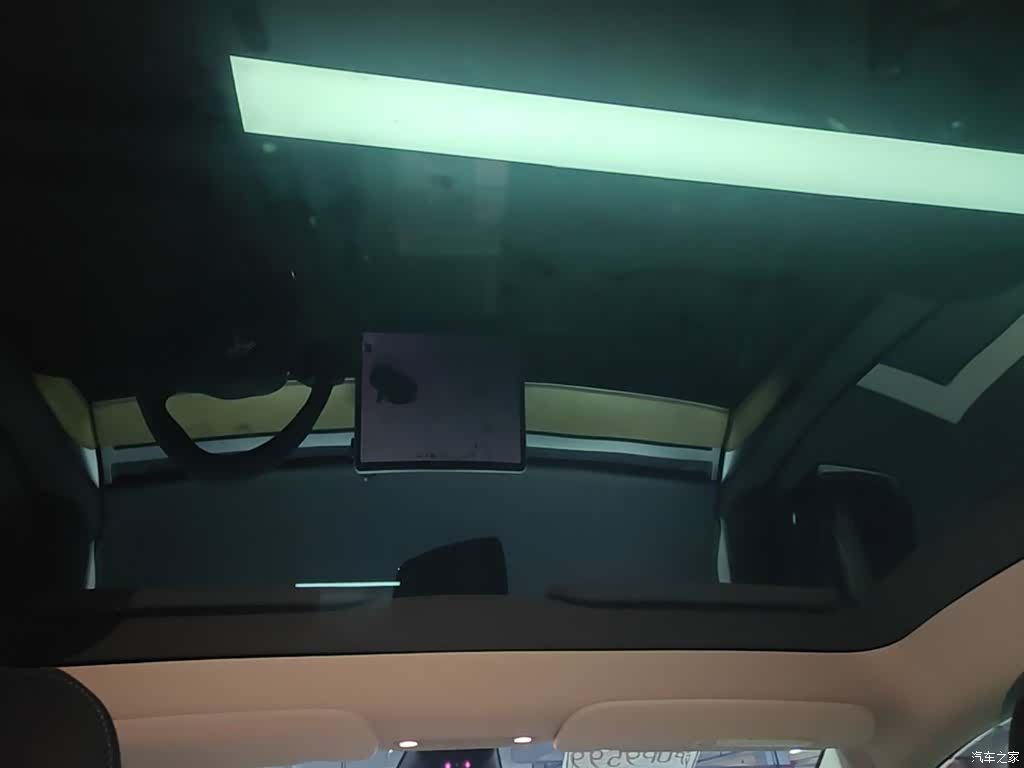 Tesla Model Y, 2023 18