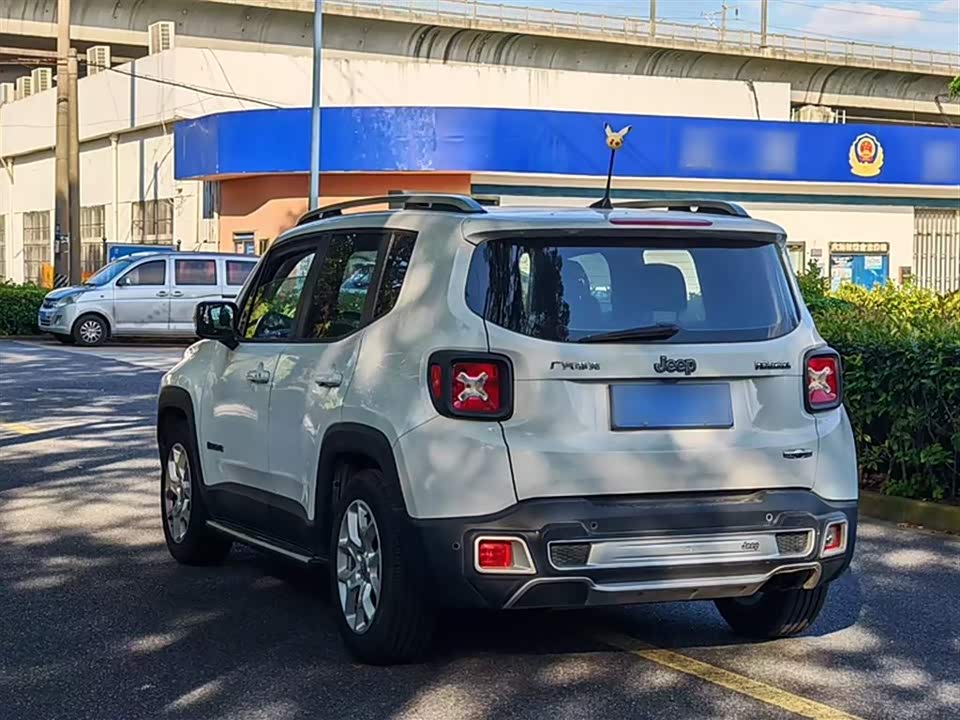 Jeep Freeman