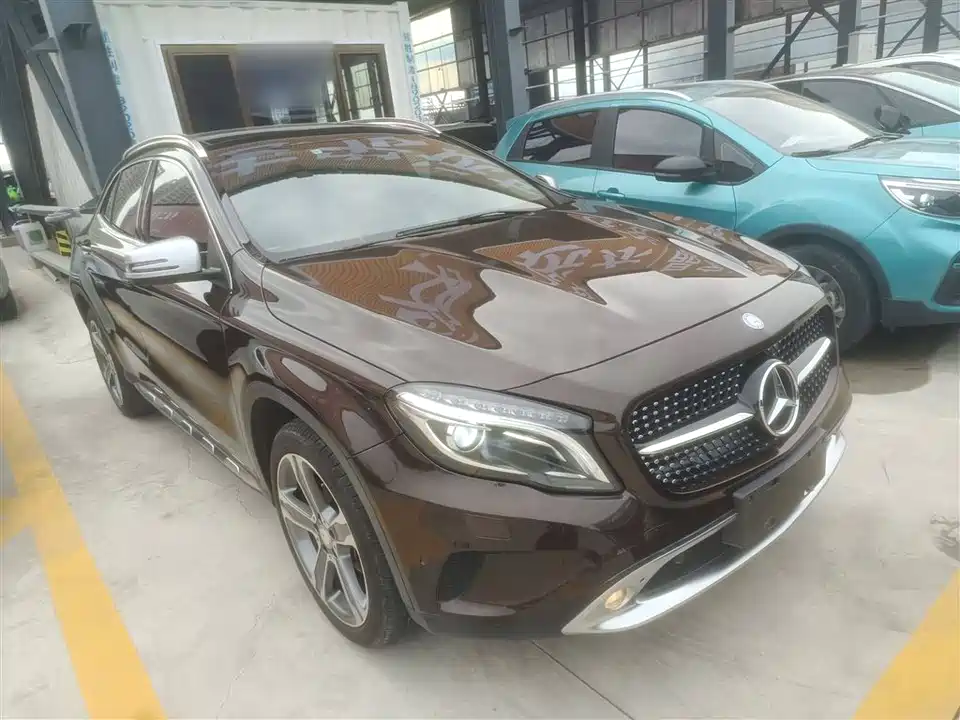 Mercedes-Benz GLA