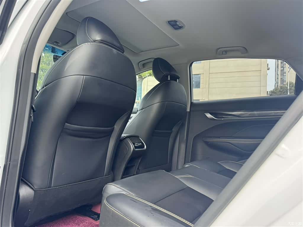 Geely Binray, 2022 25
