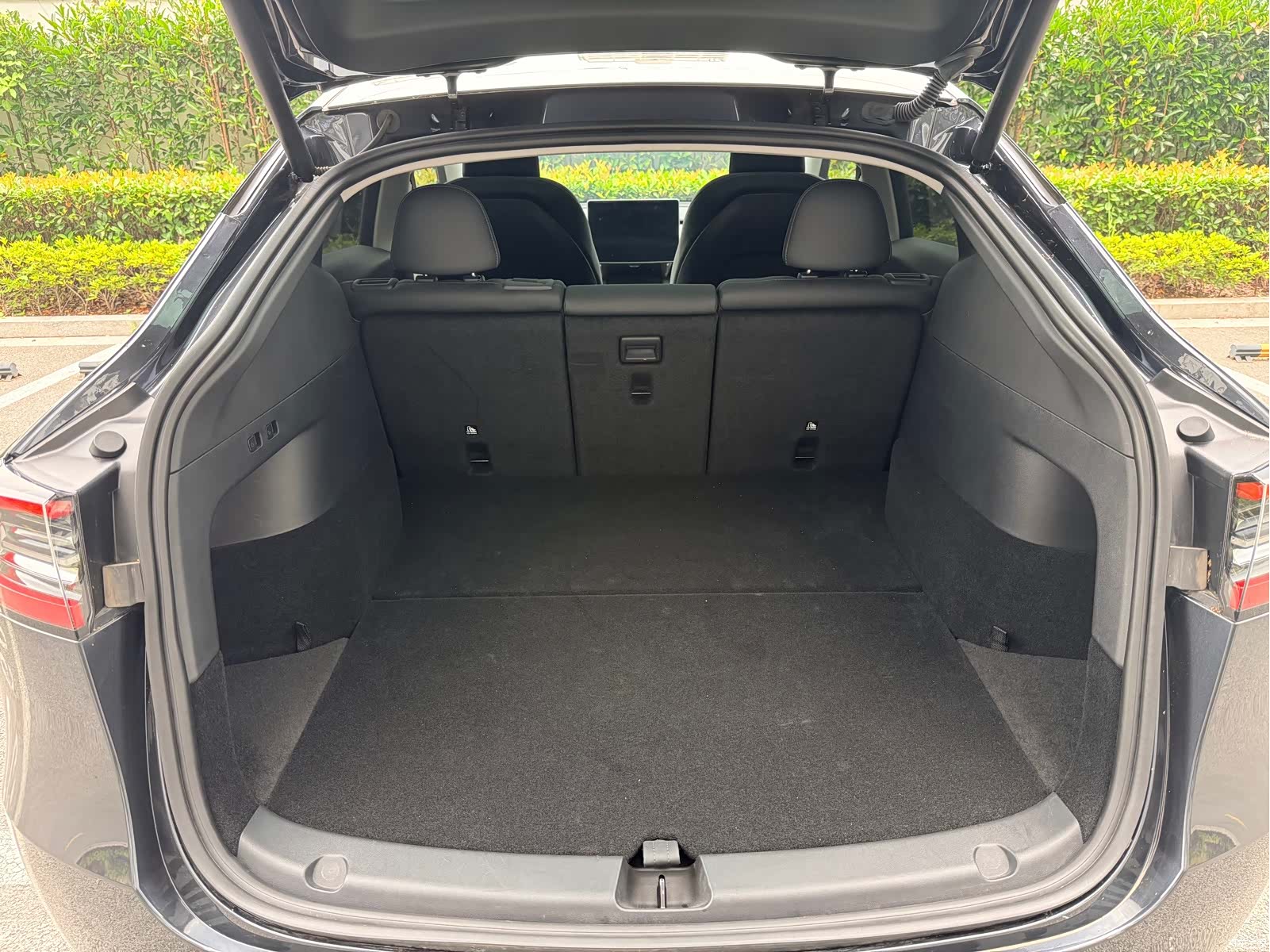 Tesla Model Y, 2024 38