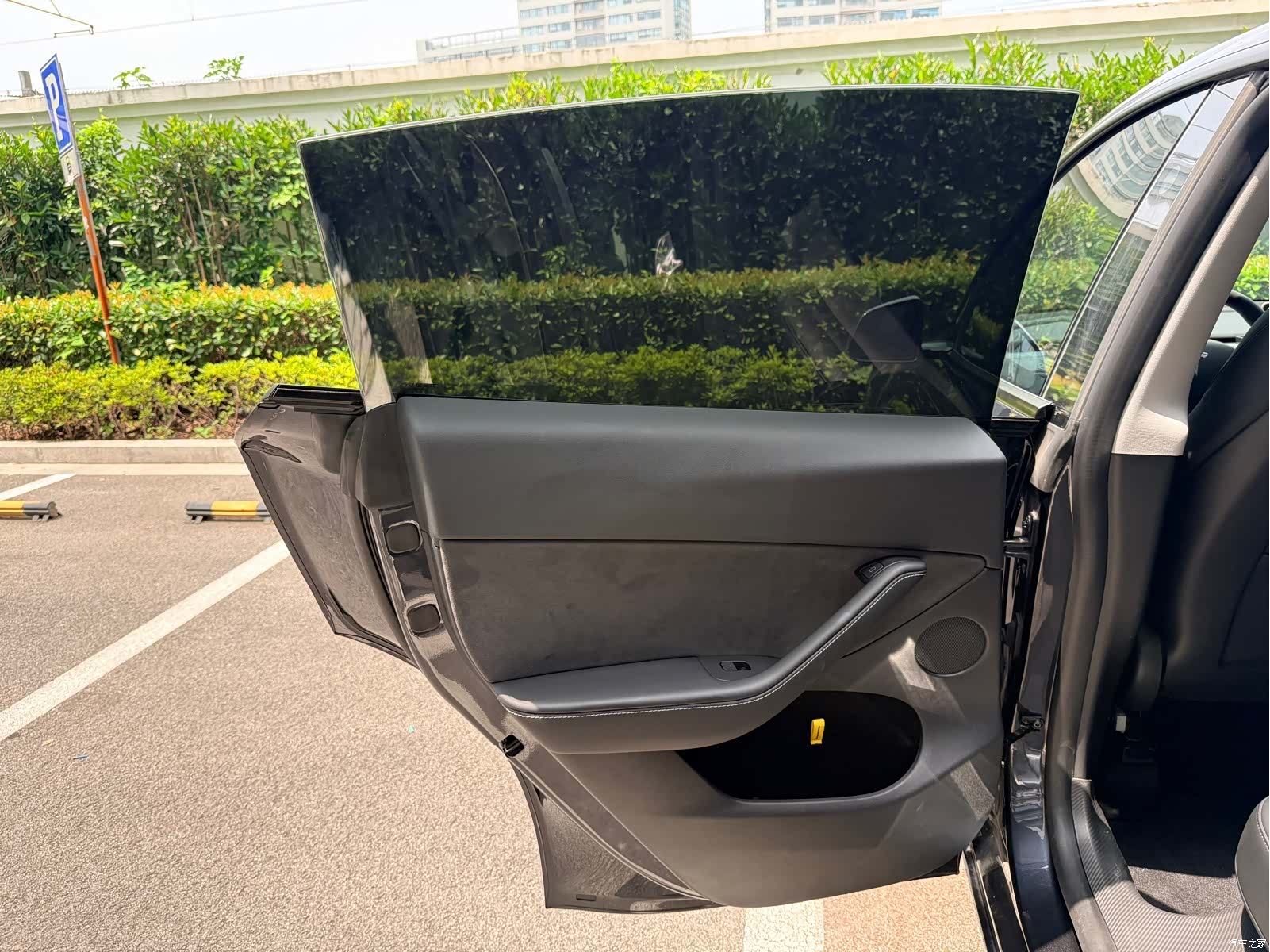 Tesla Model Y, 2024 42