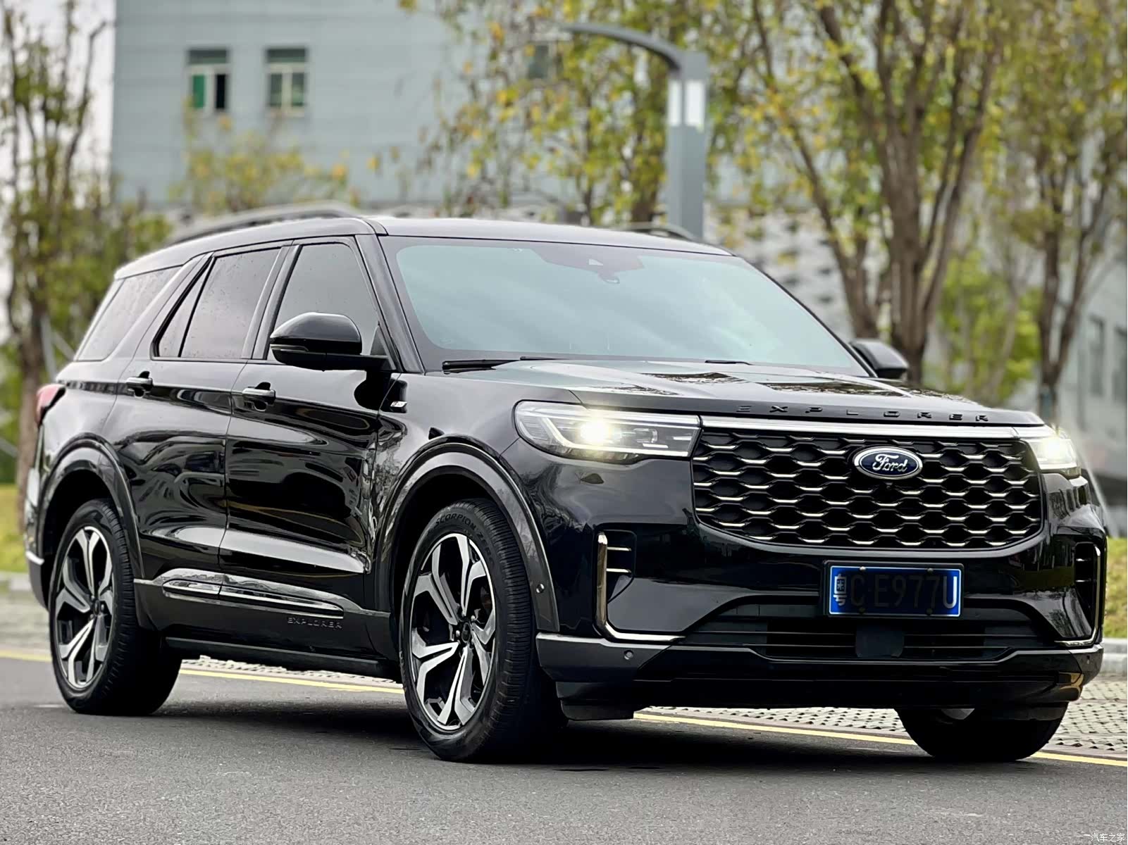 Ford Explorer, 2022 3