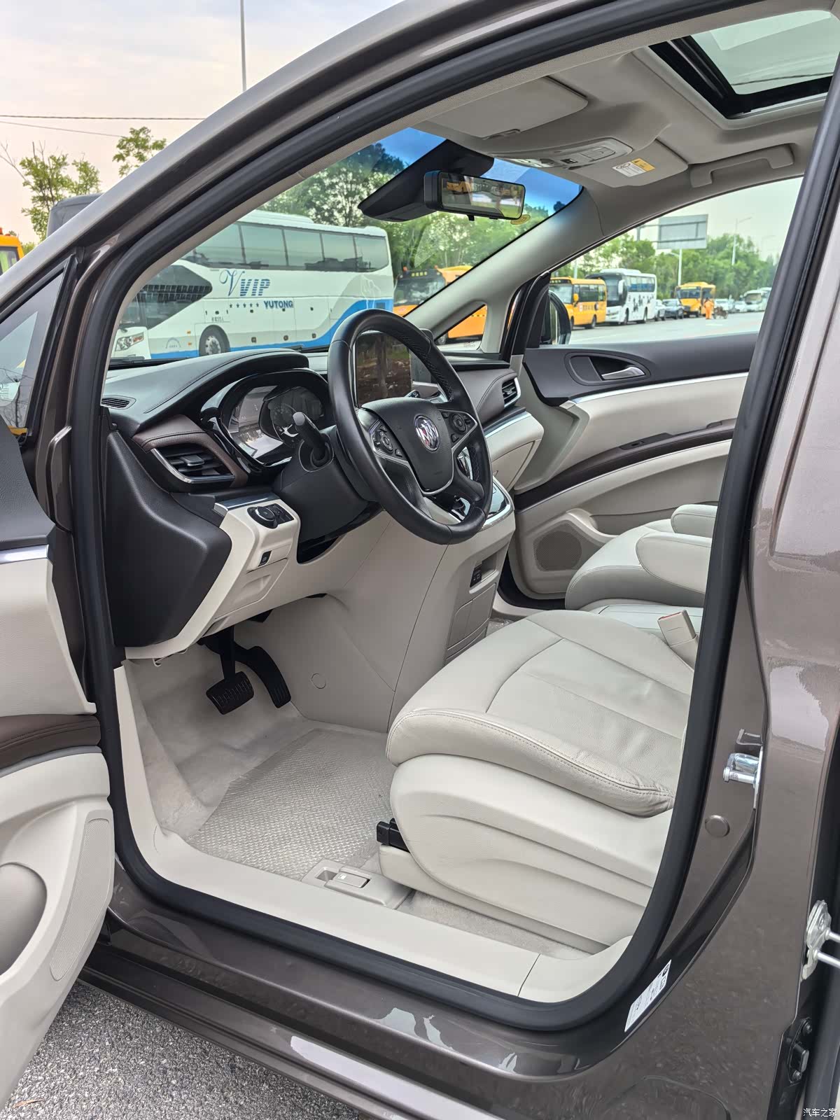 Buick GL8, 2020 4