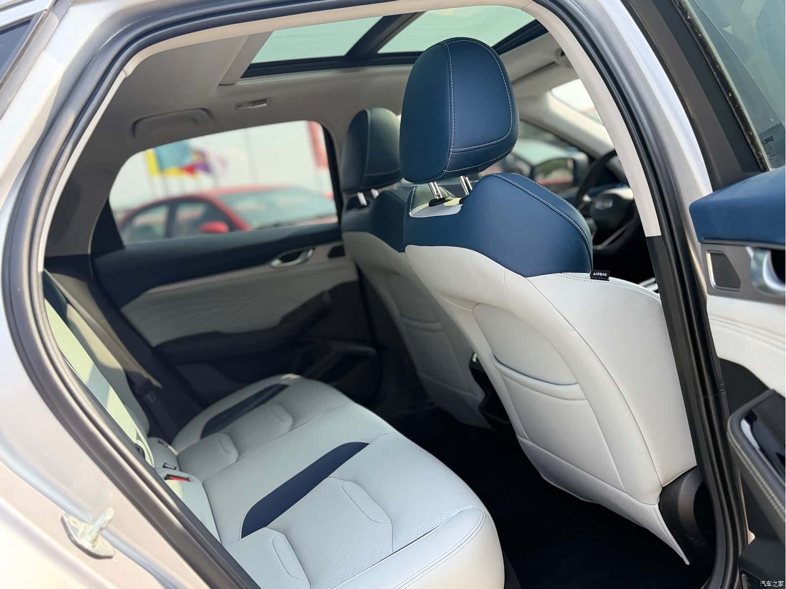 Geely Preface, 2022 12