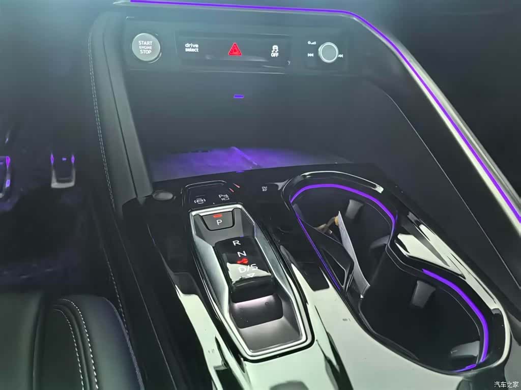 Audi Q5L, 2026 11