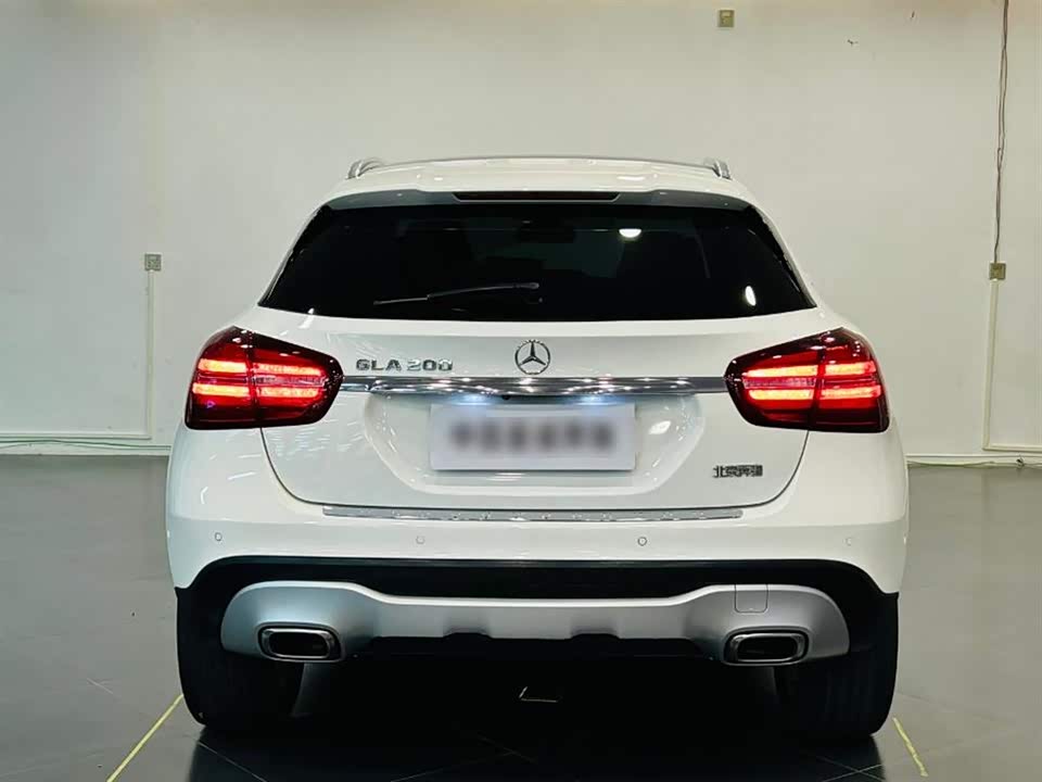 Mercedes-Benz GLA
