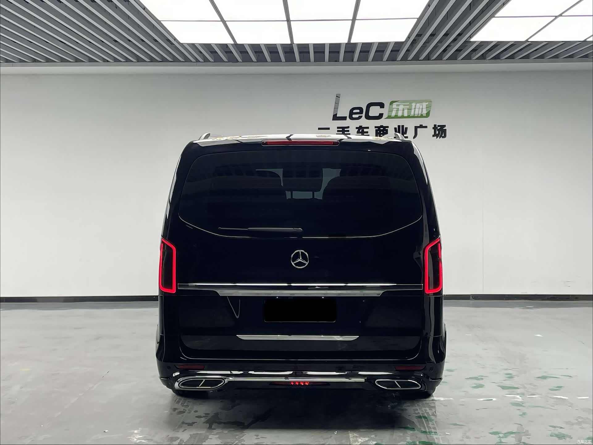Mercedes-Benz 7, 2024 3