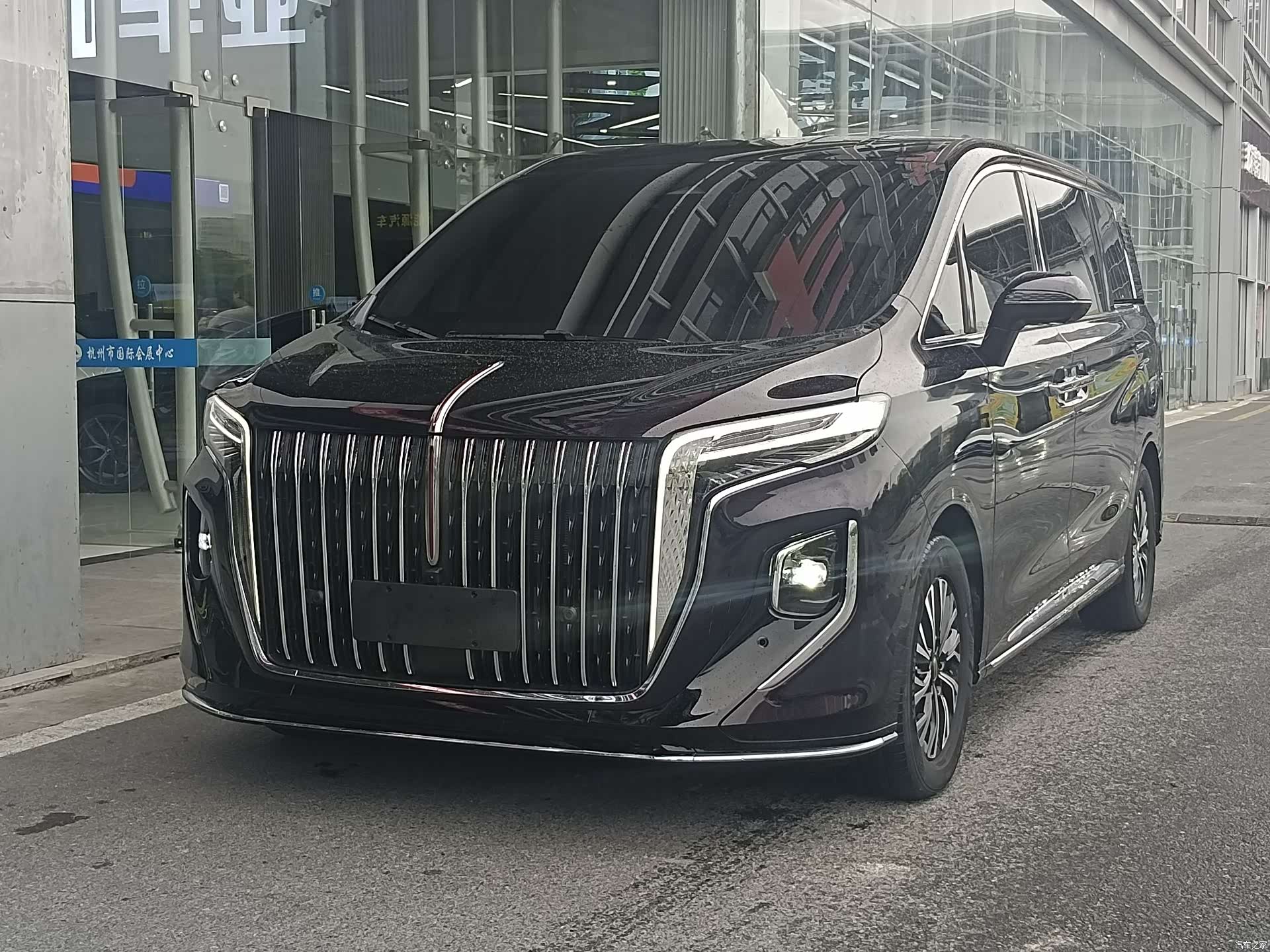 Hongqi HQ9