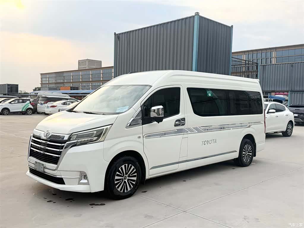 HIACE 13
