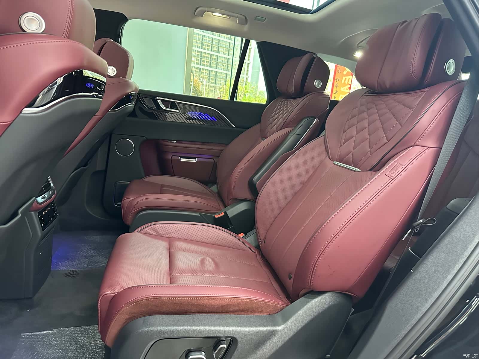Hongqi E-HS9, 2023 19
