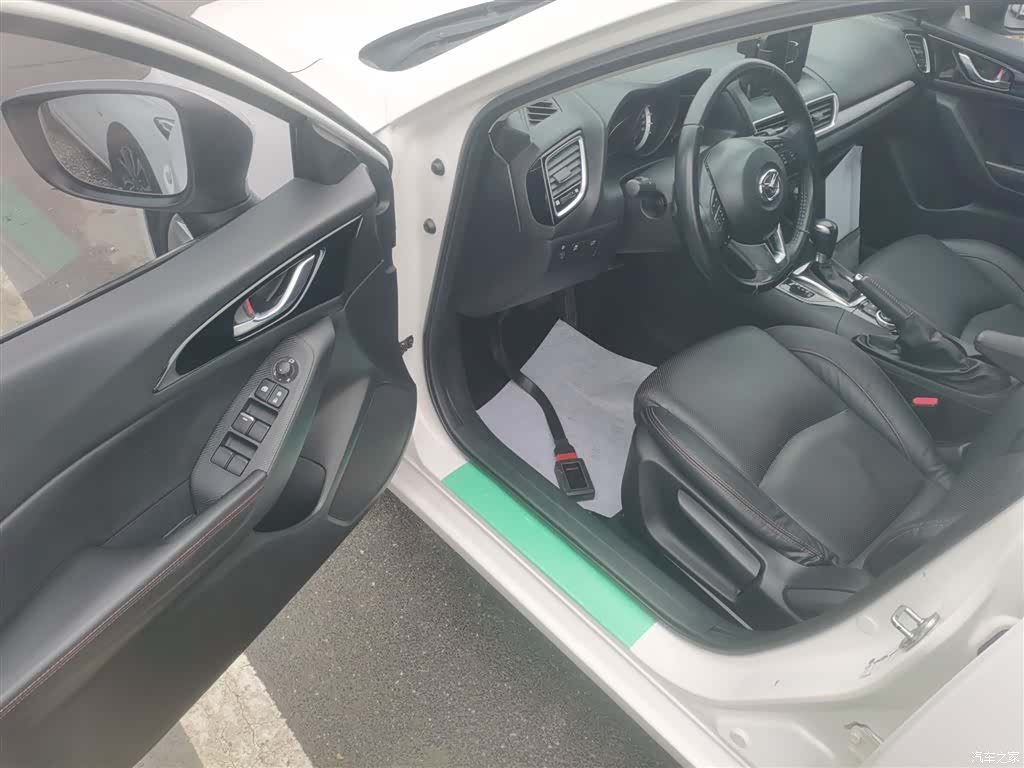 Mazda Mazda3, 2016 12