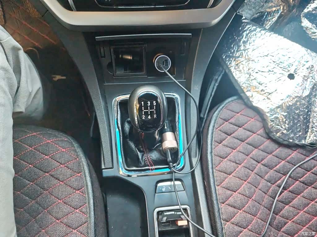 Geely Emgrand, 2015 15