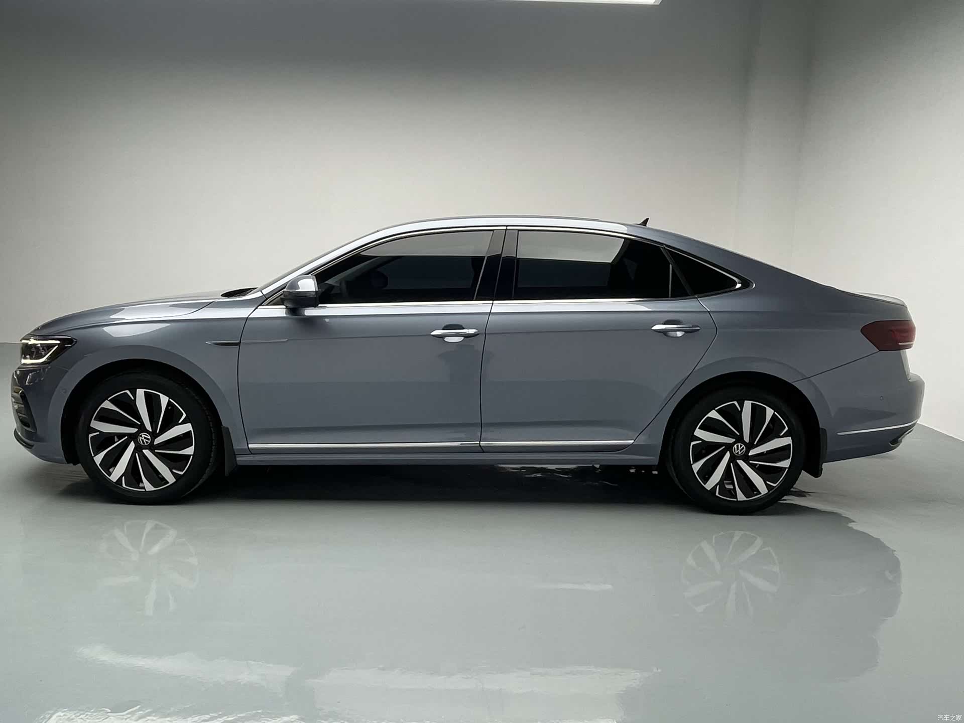 Volkswagen Passat, 2022 16