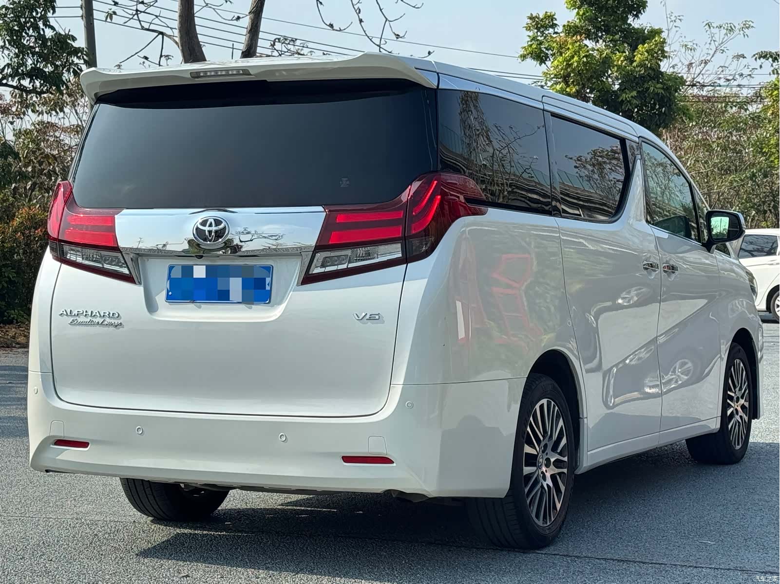 Toyota Alphard, 2017 4