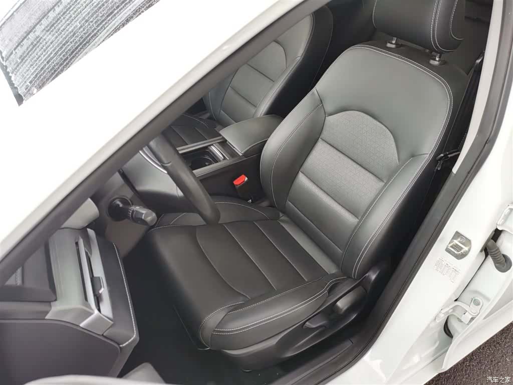 Geely Emgrand, 2021 15