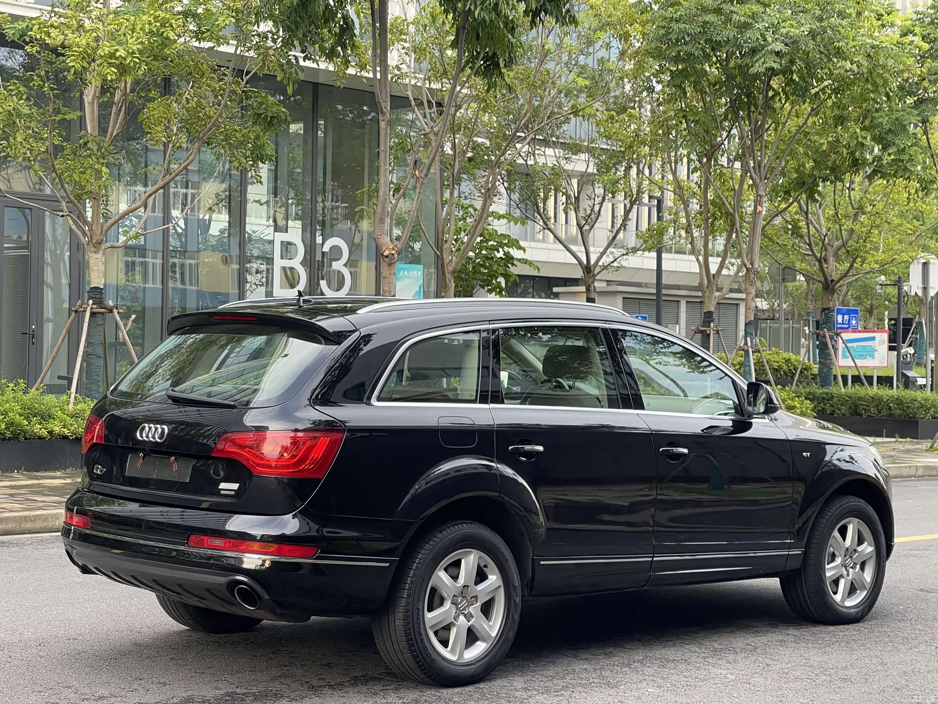 Audi Q7, 2011 4