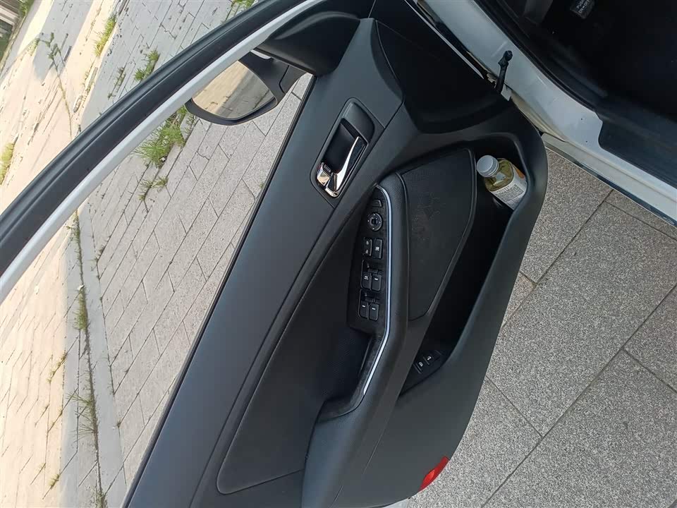 Kia K5 Kia K5